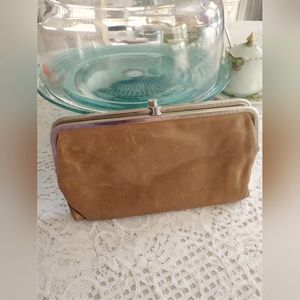 HOBO INTERNATIONAL TAN LEATHER CLUTCH WALLET